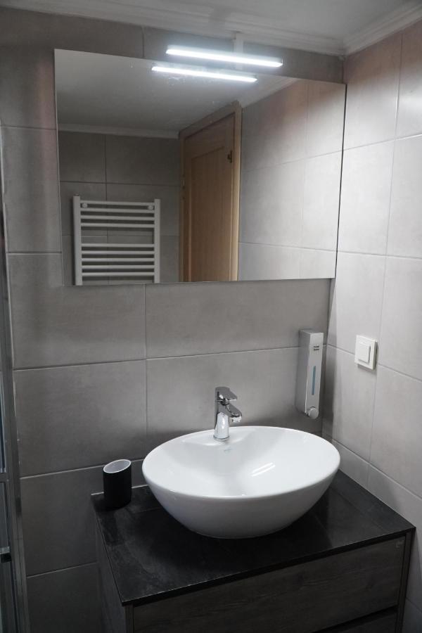 Modern Apartment In Οld Τown Thessaloniki Exterior photo